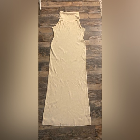 Zara Cream Sleeveless Ribbed Turtleneck Sweater Dress size Medium - Picture 2 of 5